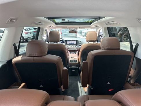 New 2026 Mercedes-Benz GLS 450 4MATIC image 32