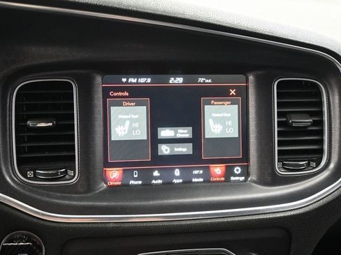 Used 2018 Dodge Charger R/T image 17