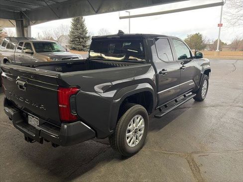Certified 2025 Toyota Tacoma SR5 image 4