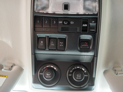 Used 2024 Toyota 4Runner TRD Off-Road Premium w/ Off Road Premium Plus Package AWD/4WD image 33