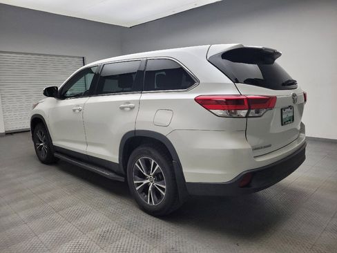 Used 2019 Toyota Highlander LE image 3