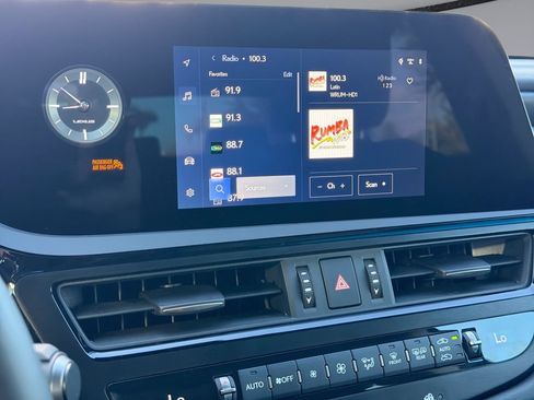 Certified 2025 Lexus ES 350 w/ Premium Package FWD image 23