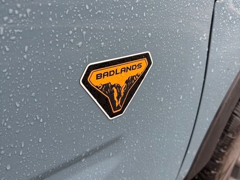 Used 2022 Ford Bronco Sport Badlands image 9