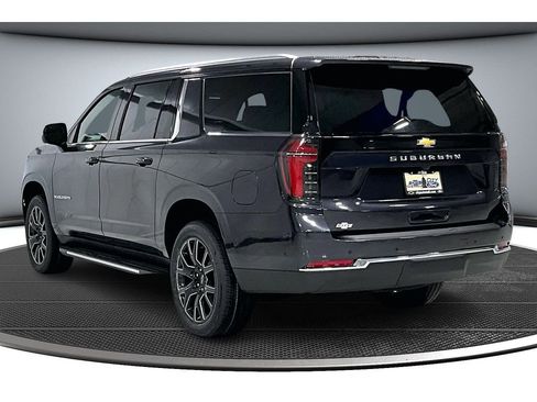 New 2026 Chevrolet Suburban LS image 4