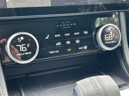 Used 2024 Jaguar F-PACE R-Dynamic S image 33
