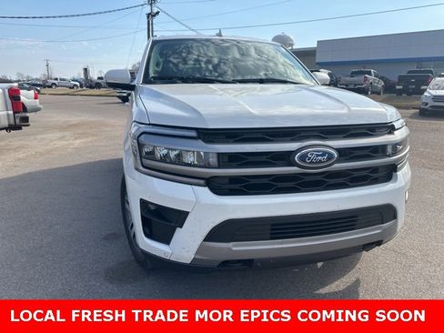 Used 2022 Ford Expedition XLT image 4