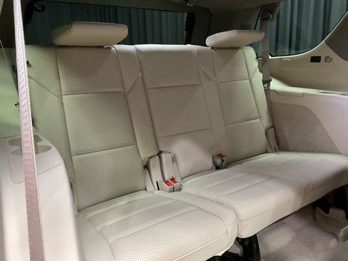 Used 2026 Cadillac Escalade Platinum Luxury AWD/4WD image 16