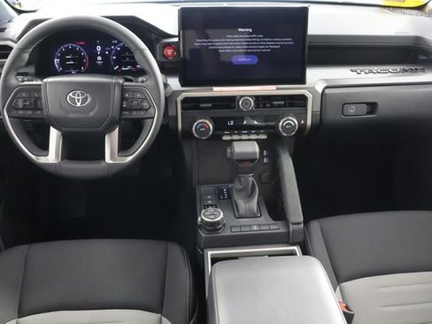 Used 2026 Toyota Tacoma TRD Off-Road AWD/4WD image 2