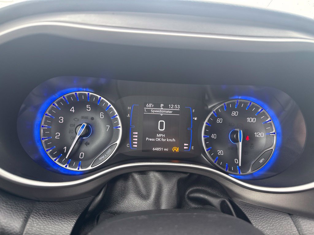 Used 2020 Chrysler Pacifica Touring FWD image 13