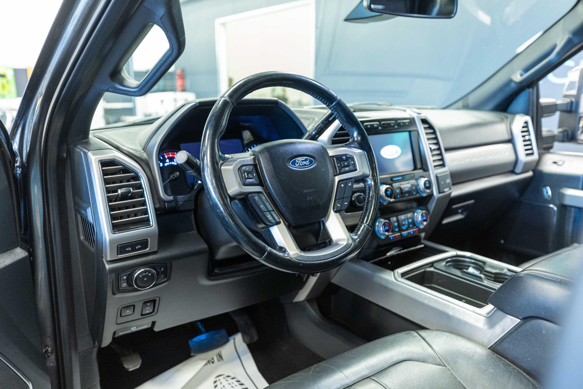 Used 2019 Ford F450 Platinum w/ Platinum Ultimate Package AWD/4WD image 12