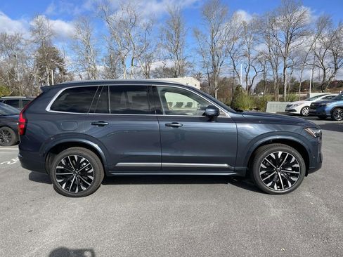 New 2026 Volvo XC90 B6 Plus w/ Protection Package Premier image 29