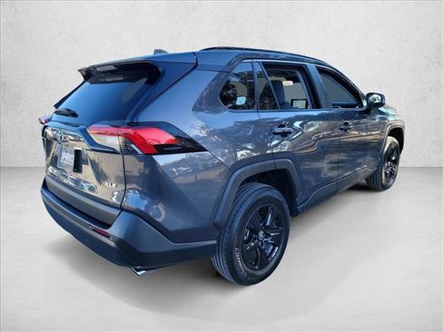 Used 2025 Toyota RAV4 XLE image 5