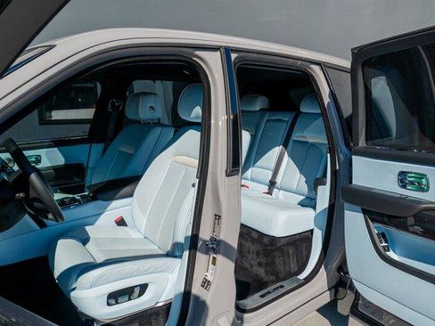 Used 2025 Rolls-Royce Cullinan Black Badge image 53