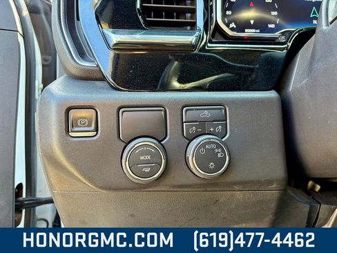 Used 2022 Chevrolet Silverado 1500 LT image 12