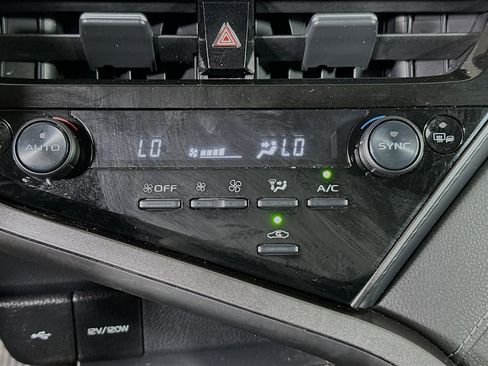 Used 2023 Toyota Camry SE image 23