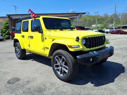 Used 2024 Jeep Wrangler Unlimited w/ Convenience Group