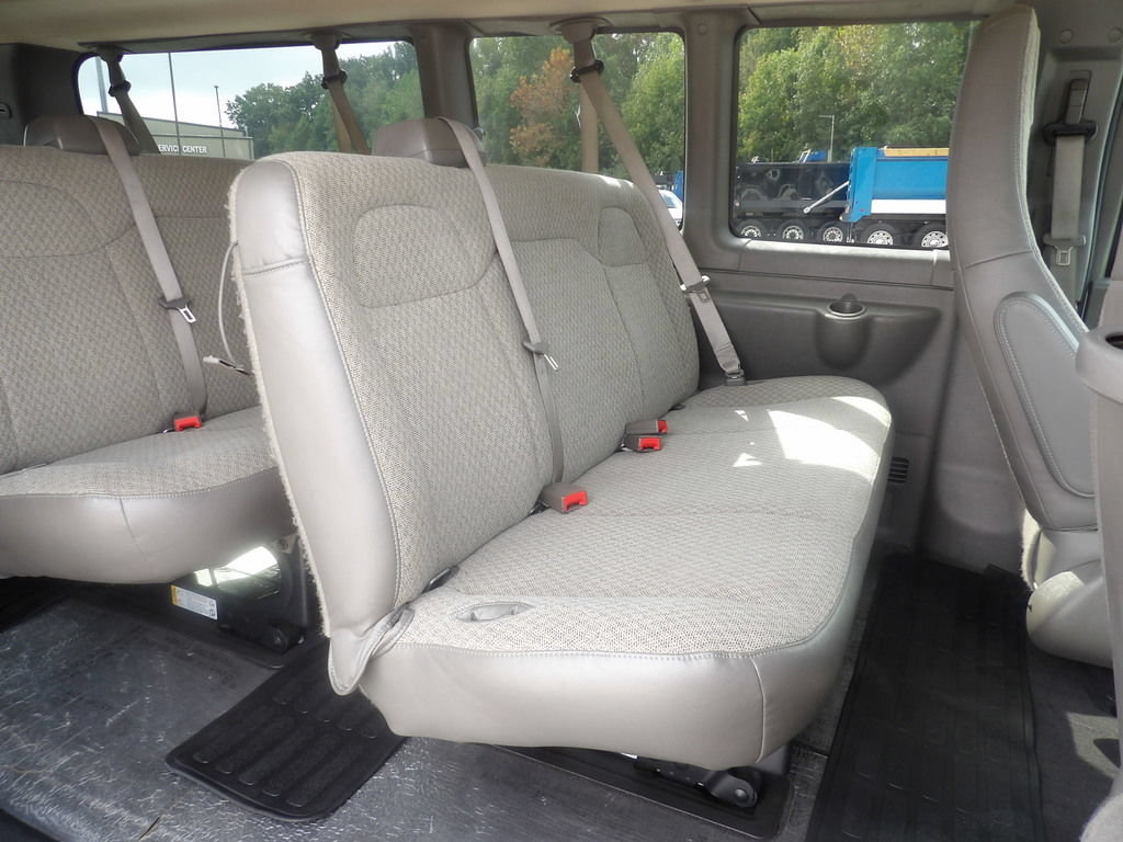 Used 2025 Chevrolet Express 3500 LT w/ LT Preferred Equipment Group RWD image 26
