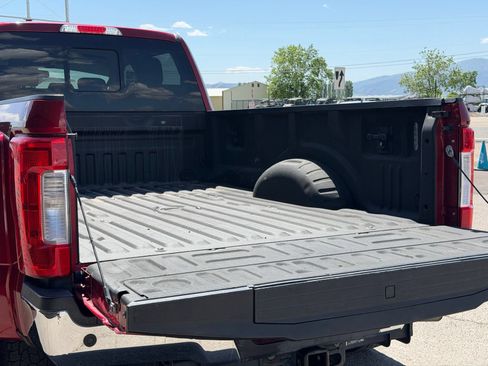 Used 2017 Ford F350 Lariat w/ Lariat Value Package AWD/4WD image 9