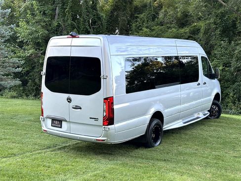 Used 2023 Mercedes-Benz Sprinter 3500 w/ Parking Package image 36