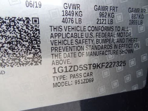 Used 2019 Chevrolet Malibu LT w/ Leather Package FWD image 35