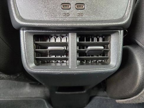Used 2025 Chevrolet Equinox LT AWD/4WD image 18