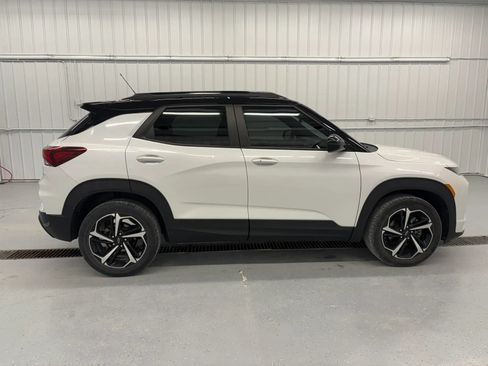 Used 2021 Chevrolet TrailBlazer RS w/ Technology Package FWD image 17