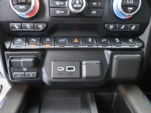 Used 2019 GMC Sierra 1500 Denali w/ Denali Ultimate Package AWD/4WD image 31