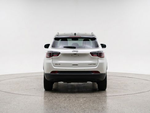Used 2025 Jeep Compass Limited AWD/4WD image 7