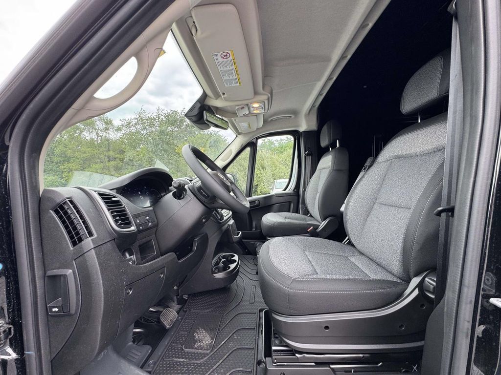 New 2026 RAM ProMaster 2500 w/ Quick Order Package 22G SLT FWD image 13