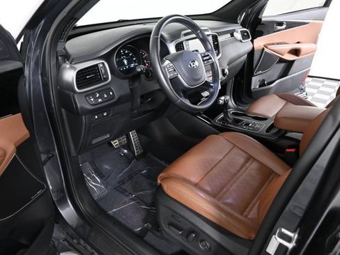 Used 2019 Kia Sorento SX image 23