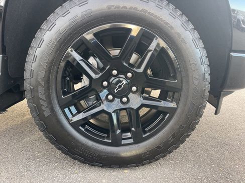 Used 2024 Chevrolet Silverado 1500 Custom w/ Dark Appearance Package image 29