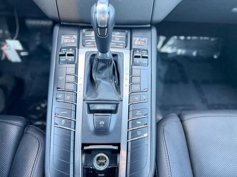 Used 2017 Porsche Macan S image 26