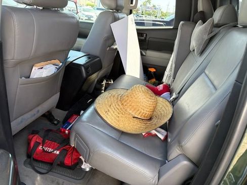 Used 2011 Toyota Tundra 4x4 Double Cab w/ SR5 Pkg image 16