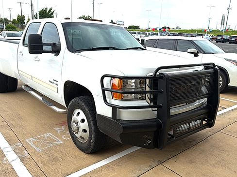 Used 2010 GMC Sierra 3500 SLT w/ SLT Convenience Package AWD/4WD image 3