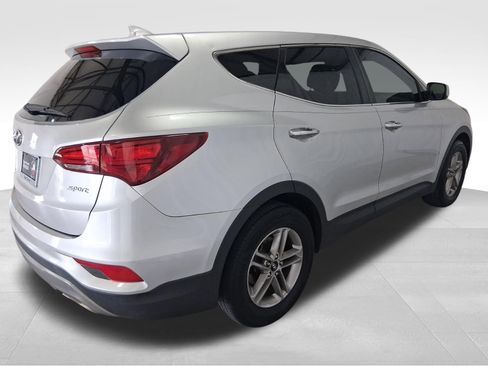 Used 2017 Hyundai Santa Fe Sport FWD image 5