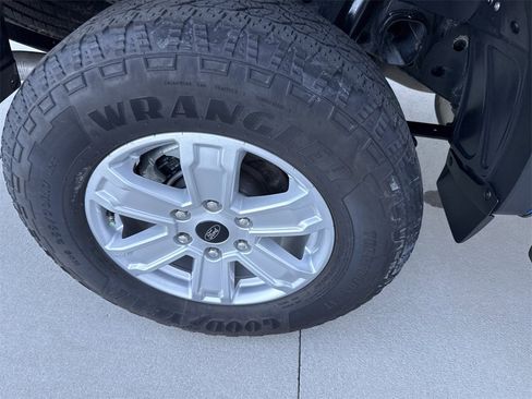 Used 2024 Ford Ranger XL image 17