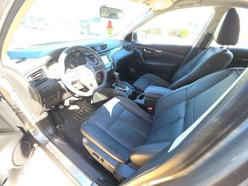 Used 2018 Nissan Rogue Sport SL image 4