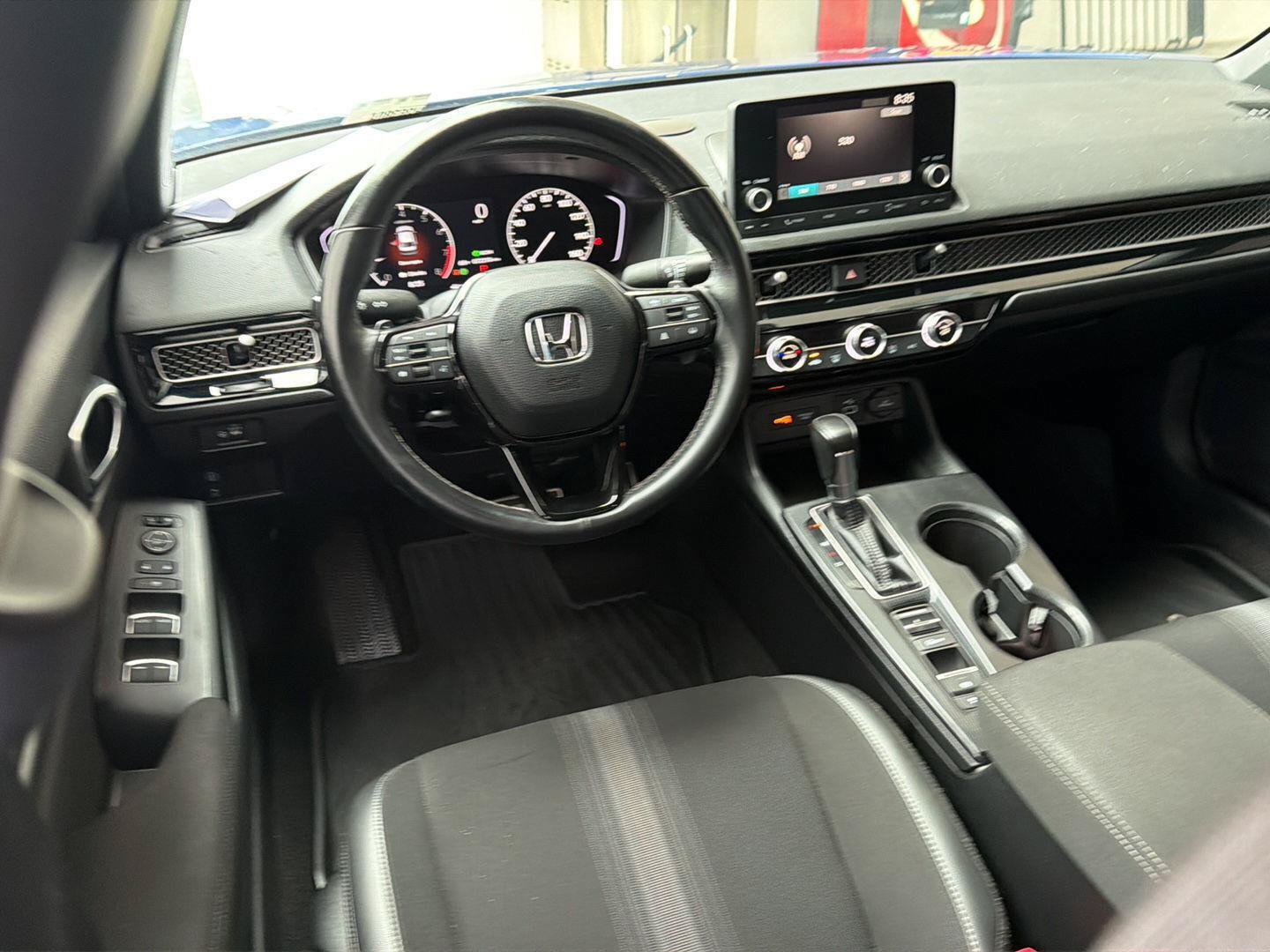 Used 2023 Honda Civic Sport image 18