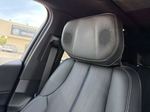 Used 2024 Cadillac Lyriq Luxury image 24