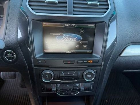 Used 2016 Ford Explorer XLT w/ Equipment Group 202A AWD/4WD image 8