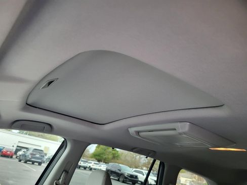 Used 2017 Honda Pilot Touring image 13