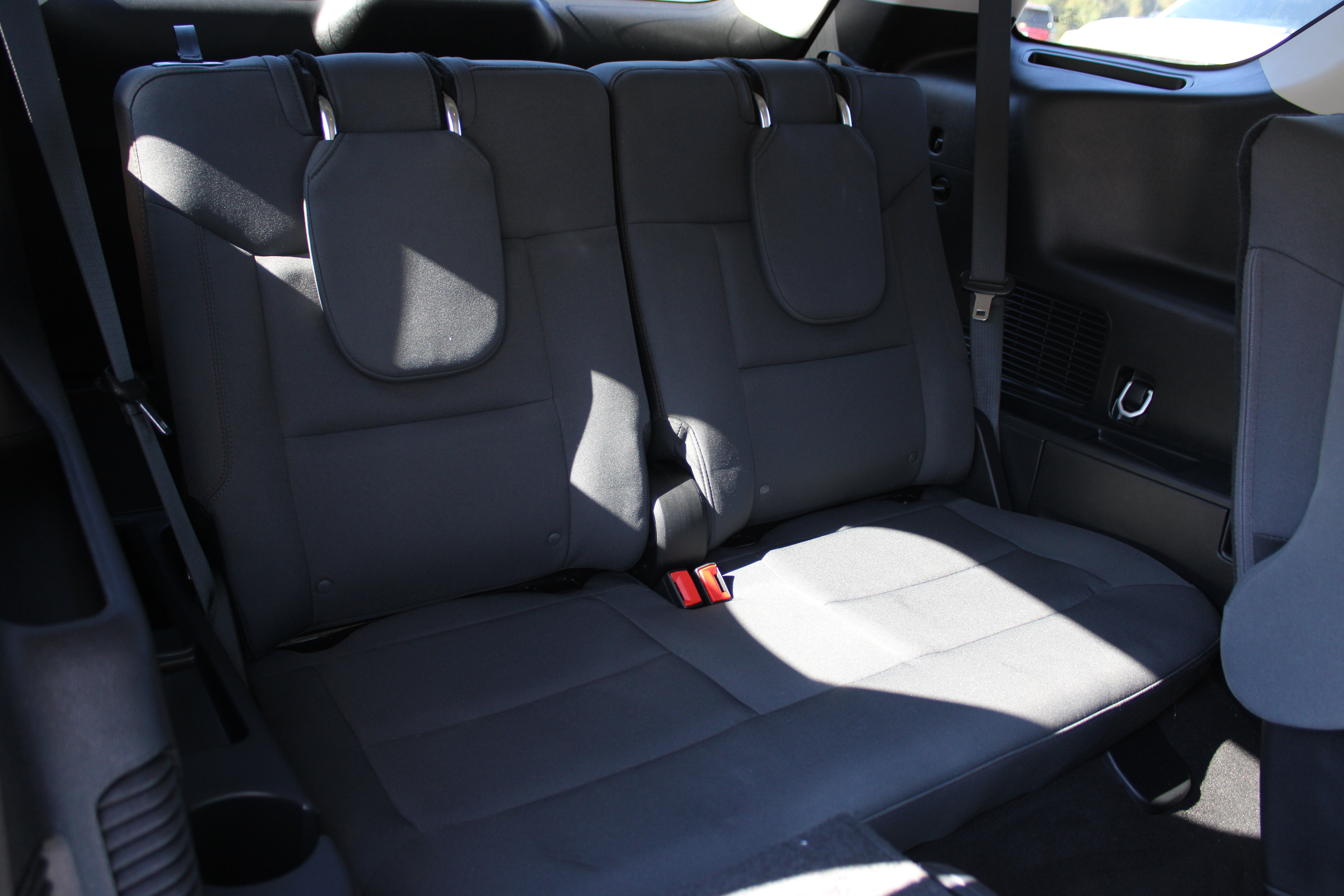 Used 2025 Ford Explorer Active RWD image 14