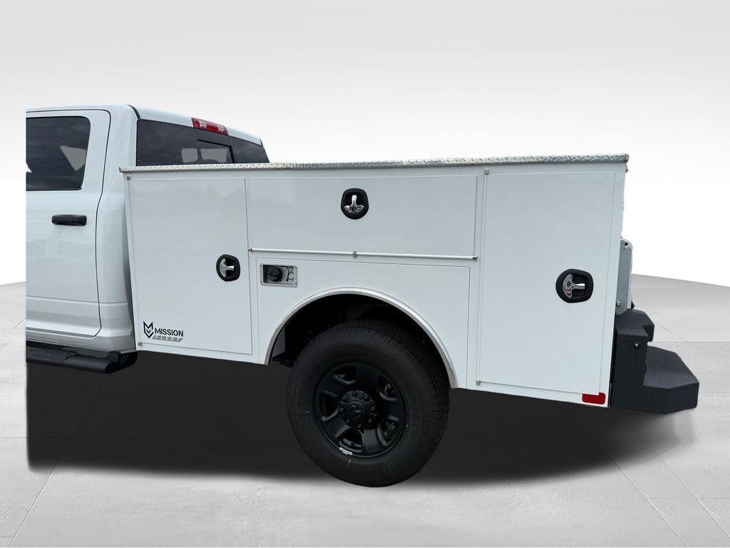 New 2026 RAM 3500 Tradesman AWD/4WD image 23