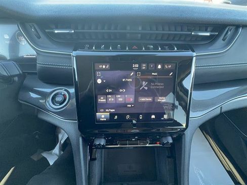Used 2022 Jeep Grand Cherokee L Laredo w/ Luxury Tech Group I AWD/4WD image 16