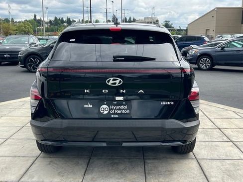 Certified 2024 Hyundai Kona SEL FWD image 8