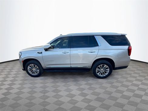 Used 2022 GMC Yukon SLT w/ SLT Luxury Package image 9