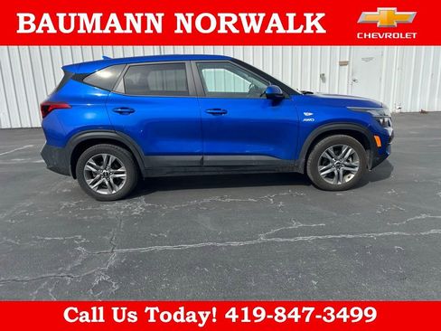 Used 2023 Kia Seltos LX image 11