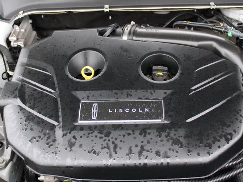 Used 2020 Lincoln MKZ image 45