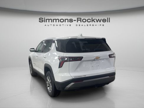 Used 2025 Chevrolet Equinox LT AWD/4WD image 3