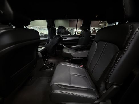 Used 2025 Jeep Wagoneer Series II AWD/4WD image 34